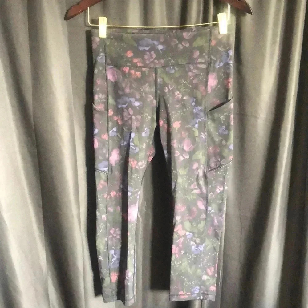 Lululemon‎ black Leggings with floral design